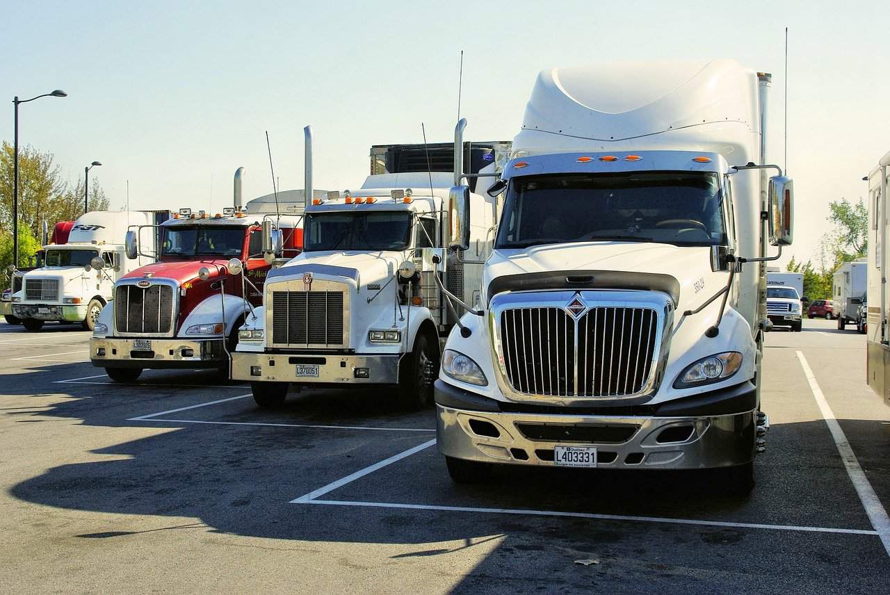 How To Find the Best Commercial Truck Financing Rates