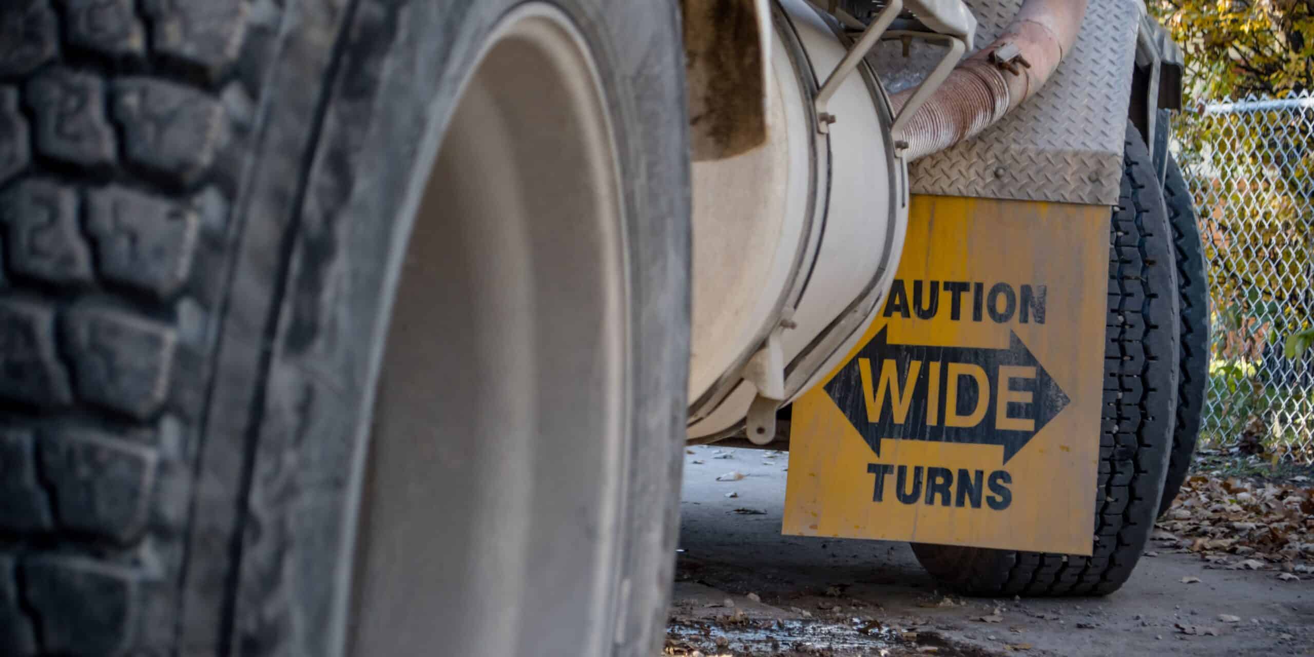 Understanding Mud Flaps And How They Benefit Truckers