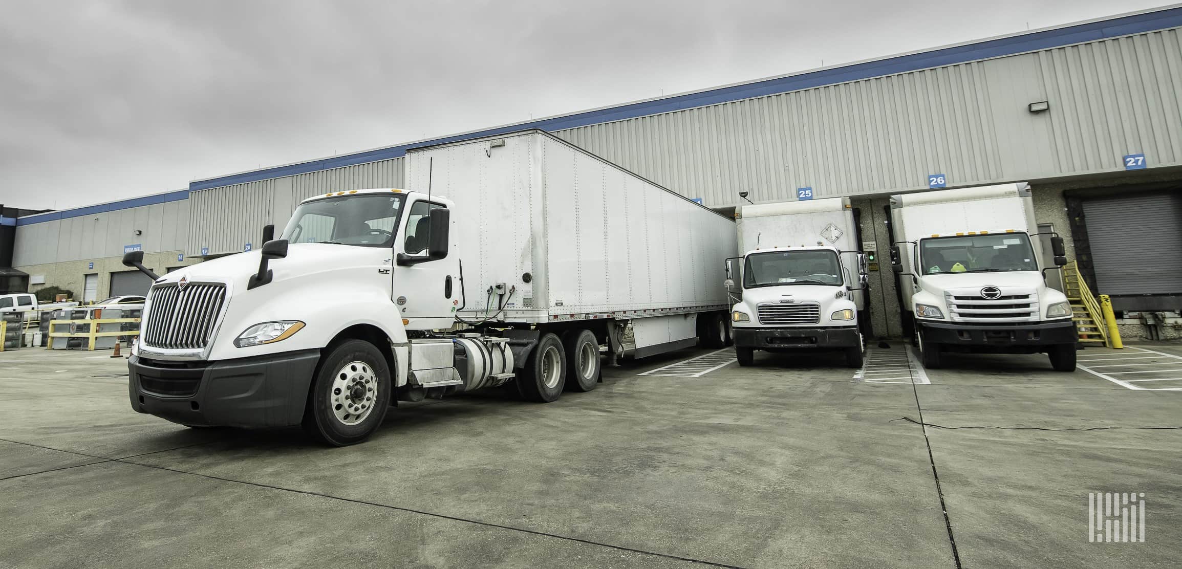 6 tips to choose the best trucking company for new drivers